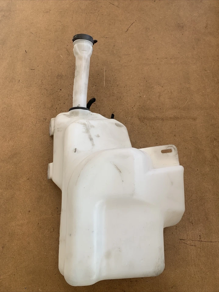 Chevrolet Malibu 2013-2016 depósito de lavadora OEM 248755118 Foto 2 de 4