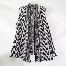 Chicos Open front Vest Size 1  US Medium 8 Black white Geometric Sleeveless