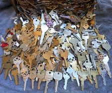 10 MIX Random  Good assortment Different   Keys   FREE SHIPPING