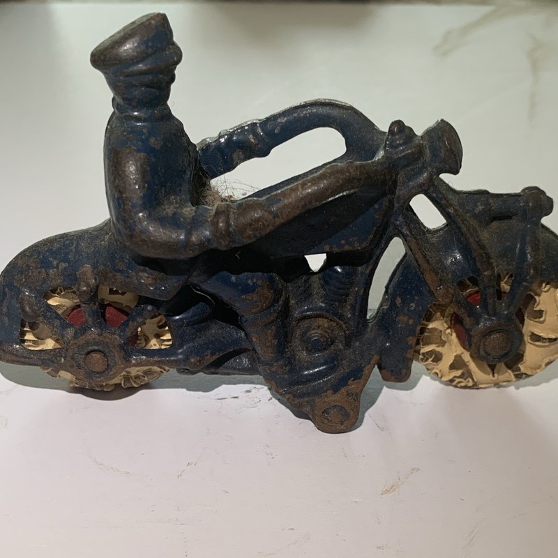 Vintage Diecast cast iron Motorcycle Toy with  policeman Hubley Champion 1930’s