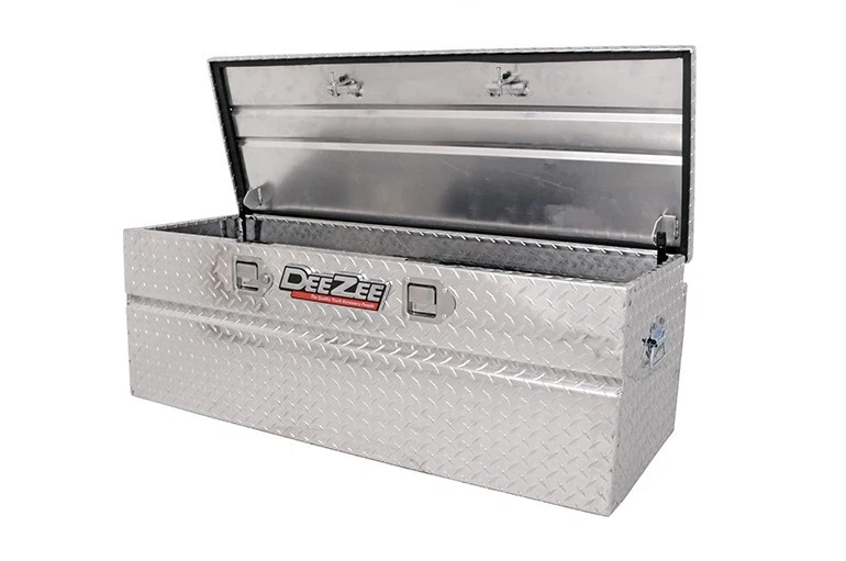 Caja de herramientas de pecho utilitario con mango de paleta de tapa única estándar etiqueta roja Dee Zee DZ8546 Foto 2 de 4