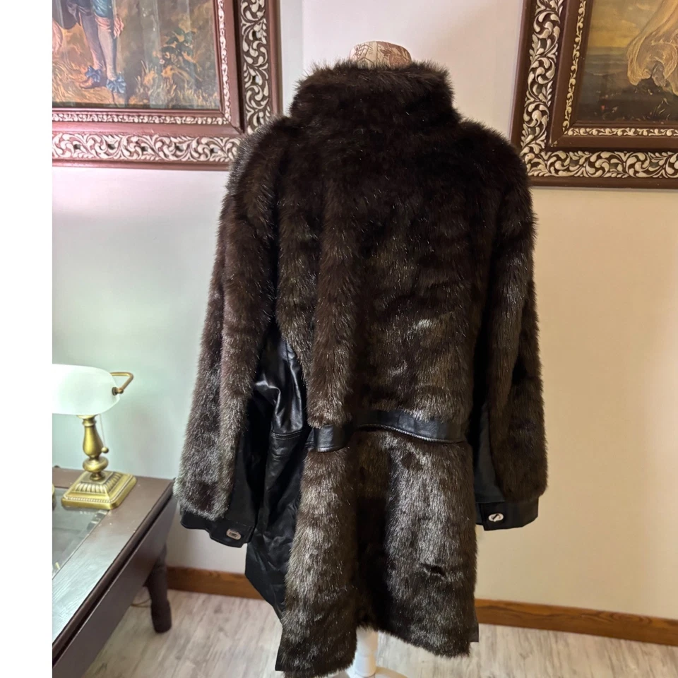 Abrigo de piel sintética Roaman's ribete de cuero cuello abotonado chaqueta marrón oscuro 3X/4X Foto 3 de 4