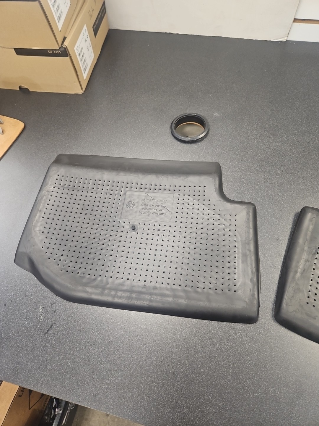 18-27 BENTLEY CONTINENTAL GT/ CONV. REAR ALL WEATHER FLOORMATS (P.N-3SD 862 451)