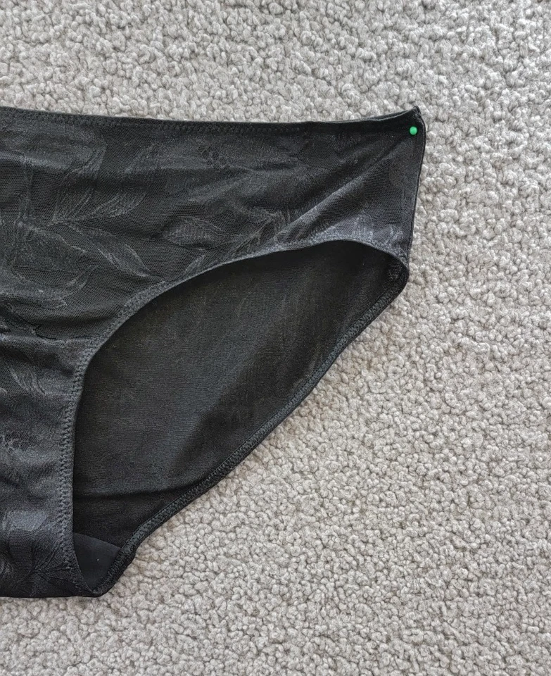 Hanro Jacquard Leaf Pattern Brief Panty Women’s Large 14/16 Black Beauty Pull On - Image 3 of 4