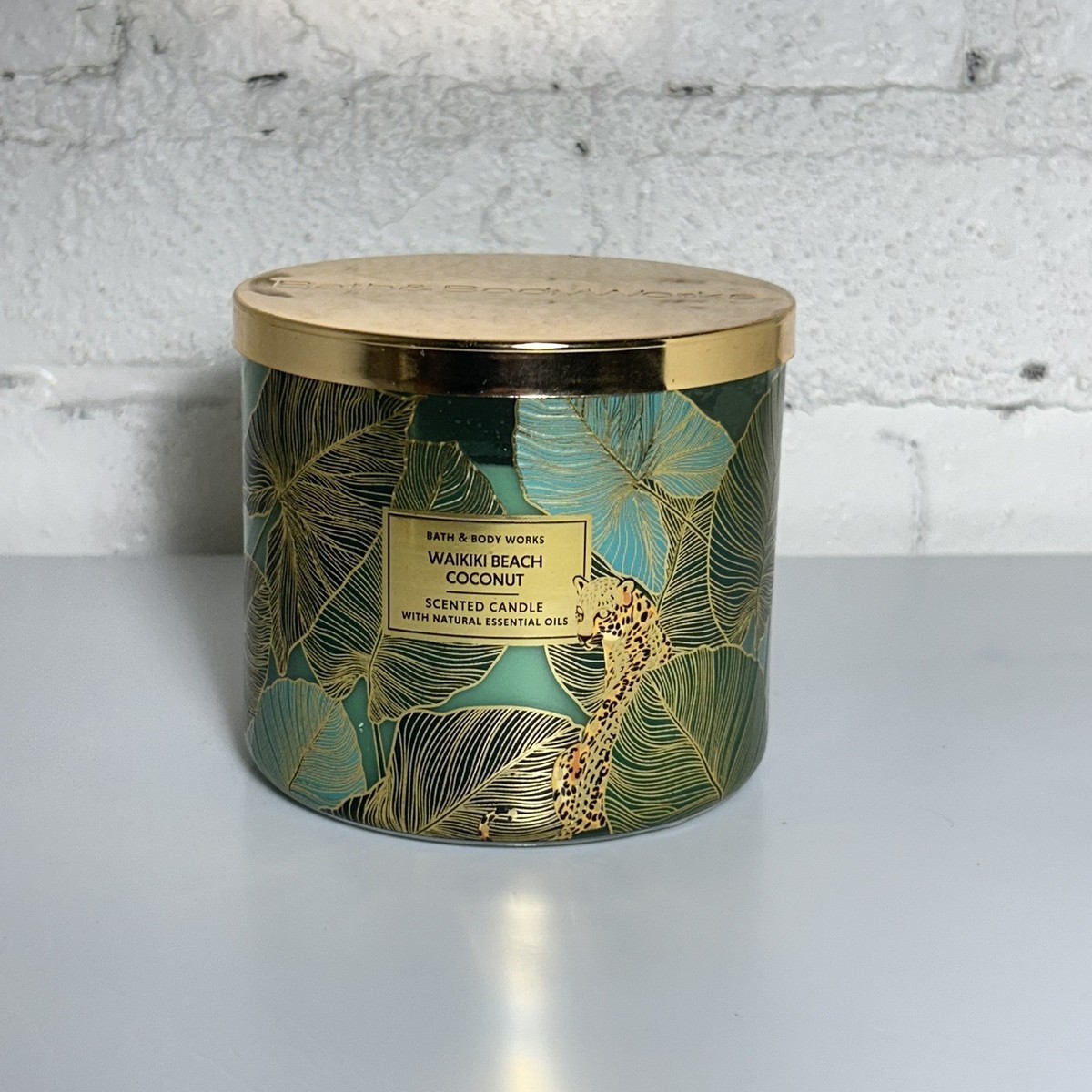 Bath & Body Works 3-Wick Candle WAIKIKI BEACH COCONUT 14.5 oz 