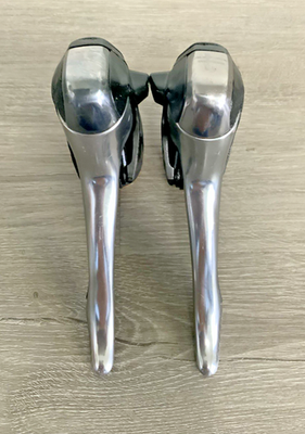 #ad SHIMANO DURA ACE BRAKE SHIFTER SET 2 X 10 SPEED MODEL 7800 $185.00