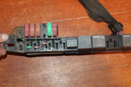 00-05 Chevy Cavalier Sunfire Engine Fuse Box Under Hood Relay Module Unit - Picture 1 of 9