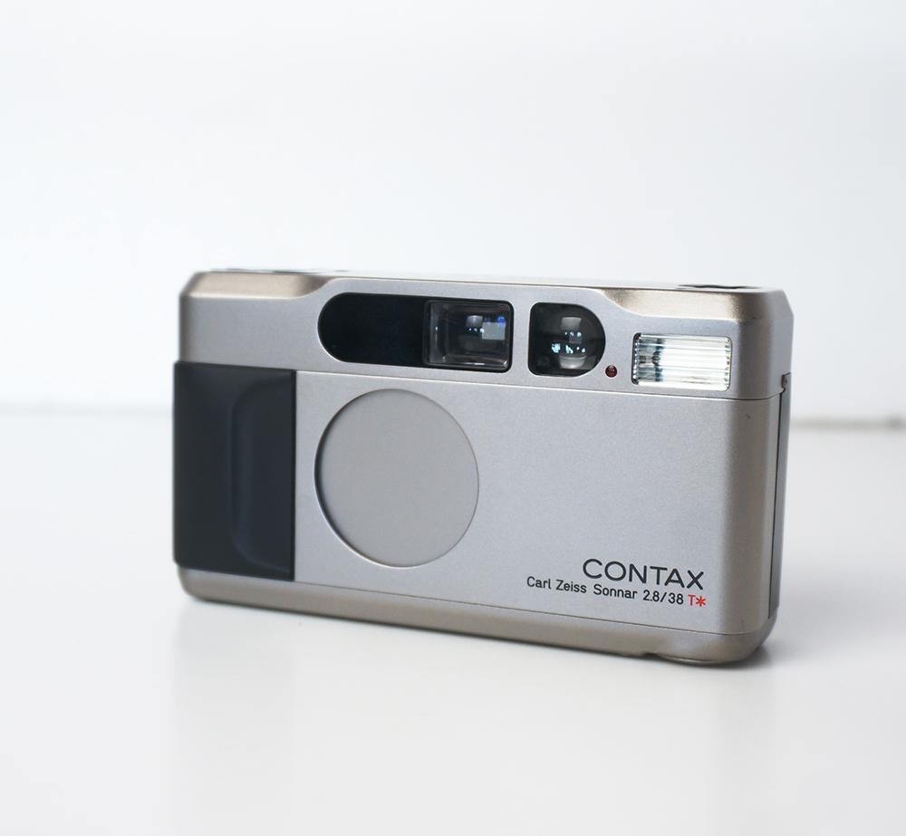 ジャンク　CONTAX T2 コンパクトカメラ Titan Silver Contax T2 Titan Silver 35mm Point & Shoot Film Camera JAPAN