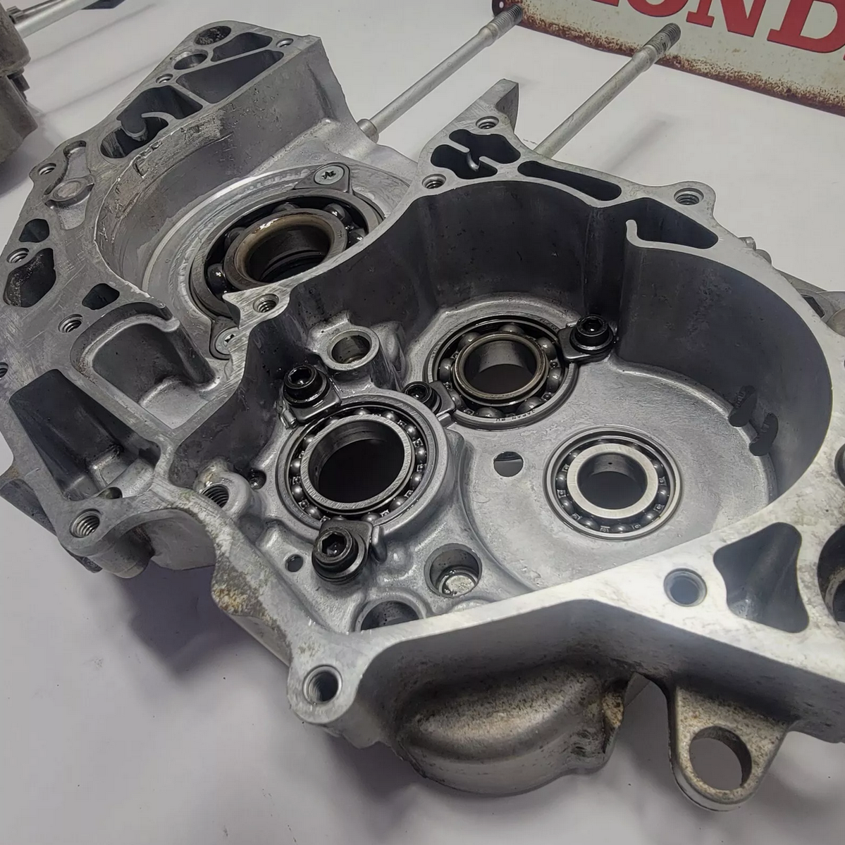 Cache Latéral Gauche Honda CRF 250 (2004-2006) – Pièce D'Occasion, Réf. 83610-KRN-000