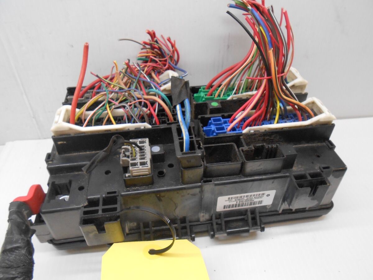 Jeep Cherokee Integrated Fuse Power Distribution Box Jeep Cherokee Integrated Fuse Power Distribution Box
