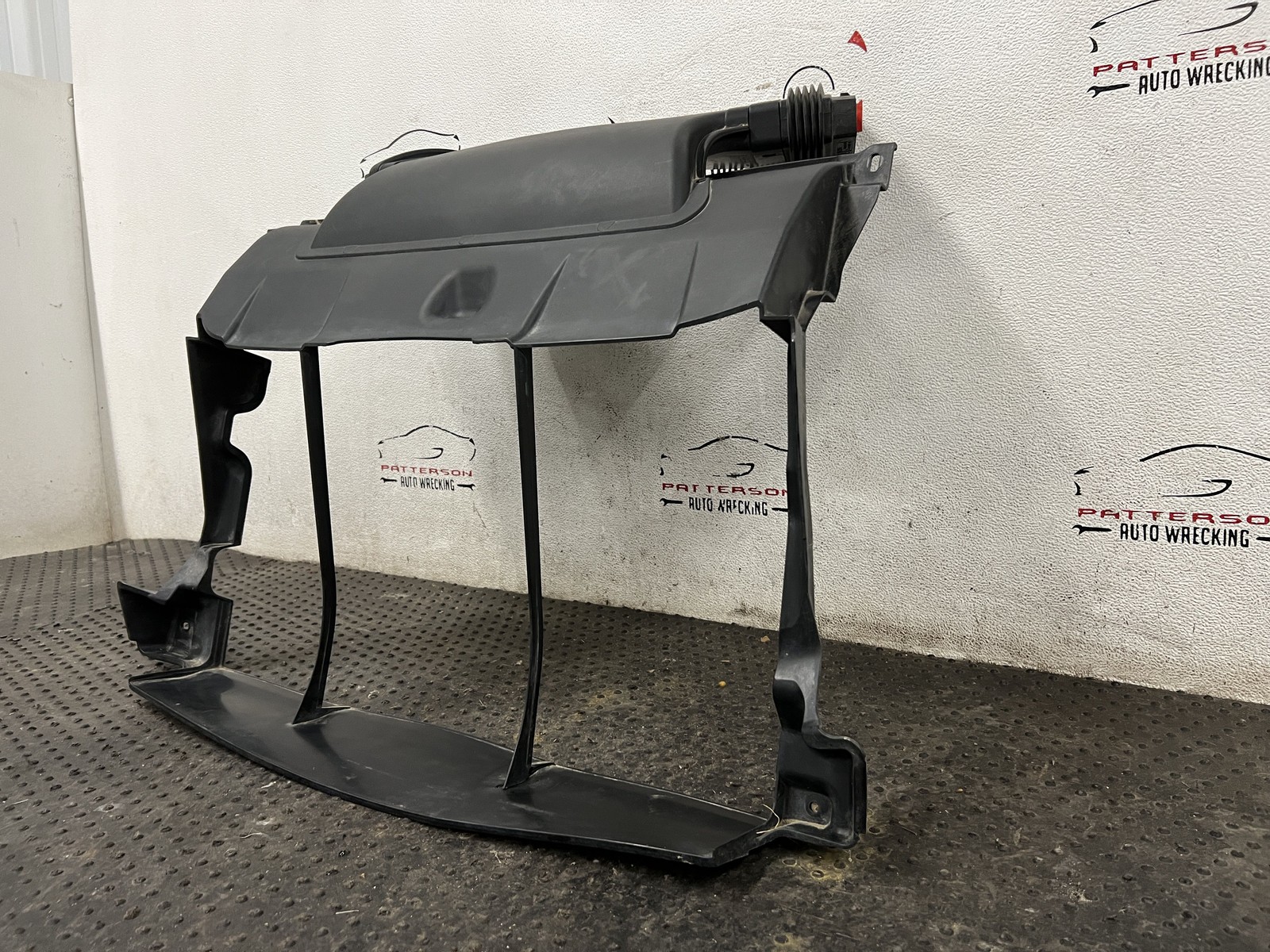 14-20 MASERATI GHIBLI FRONT RADIATOR AIR GUIDE DEFLECTOR SHROUD INTAKE DUCT OEM