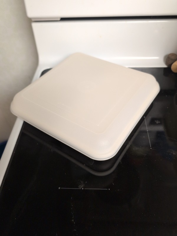 TUPPERWARE Ultra 21 Microwave Divide-A-Dish / Plate /Tray #1659 with Cover #1660