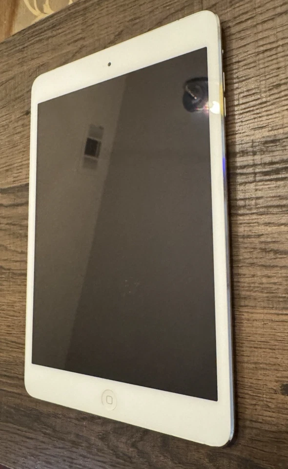 Apple iPad mini 2  A1490 16GB Silver (WIFI+Cellular) Unlocked Very Good - Image 3 of 4