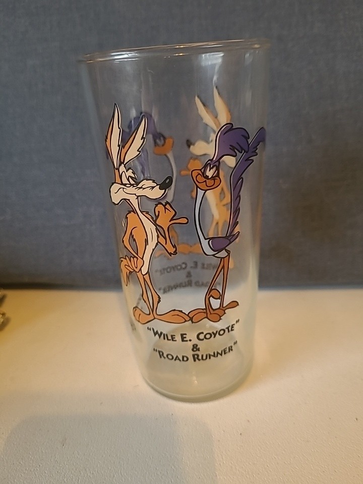 Looney Tunes 1994 Wile E Coyote & Road Runner Glass | eBay
