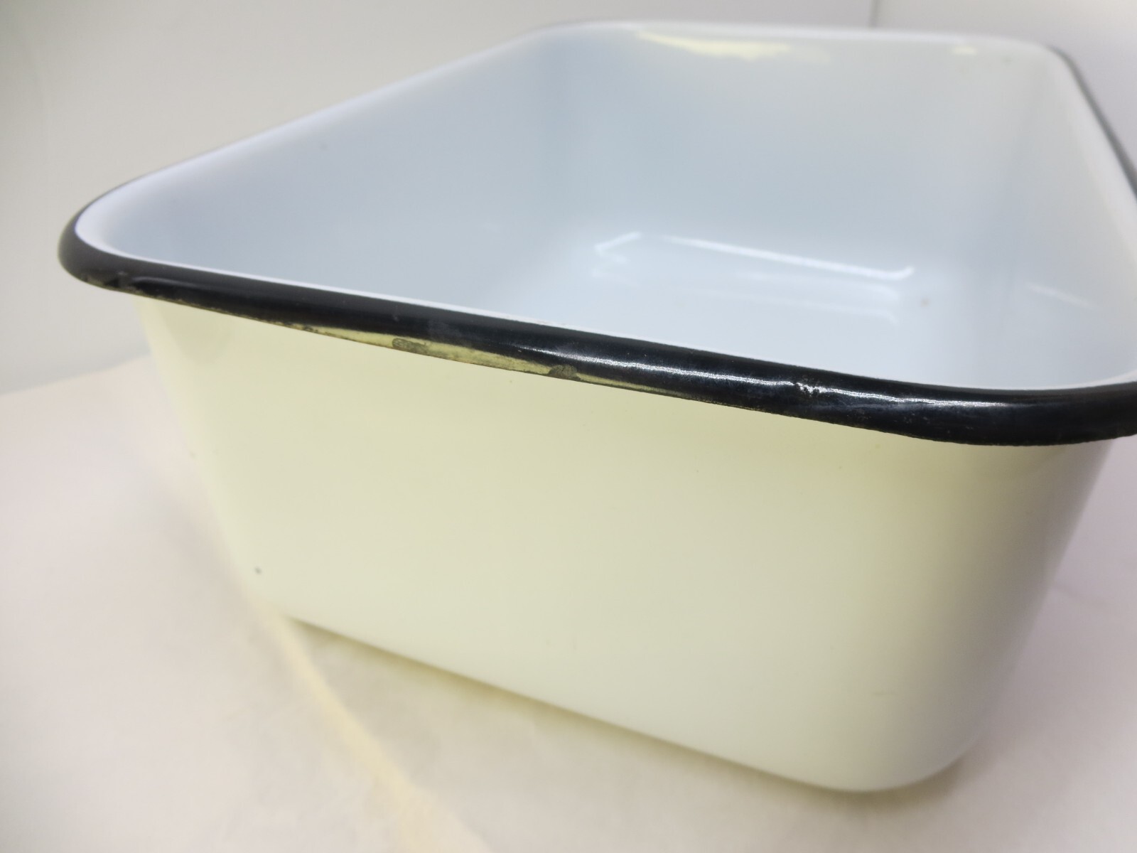 Vintage Vollrath White Black Trim Enamel Ware Large Refrigerator Pan