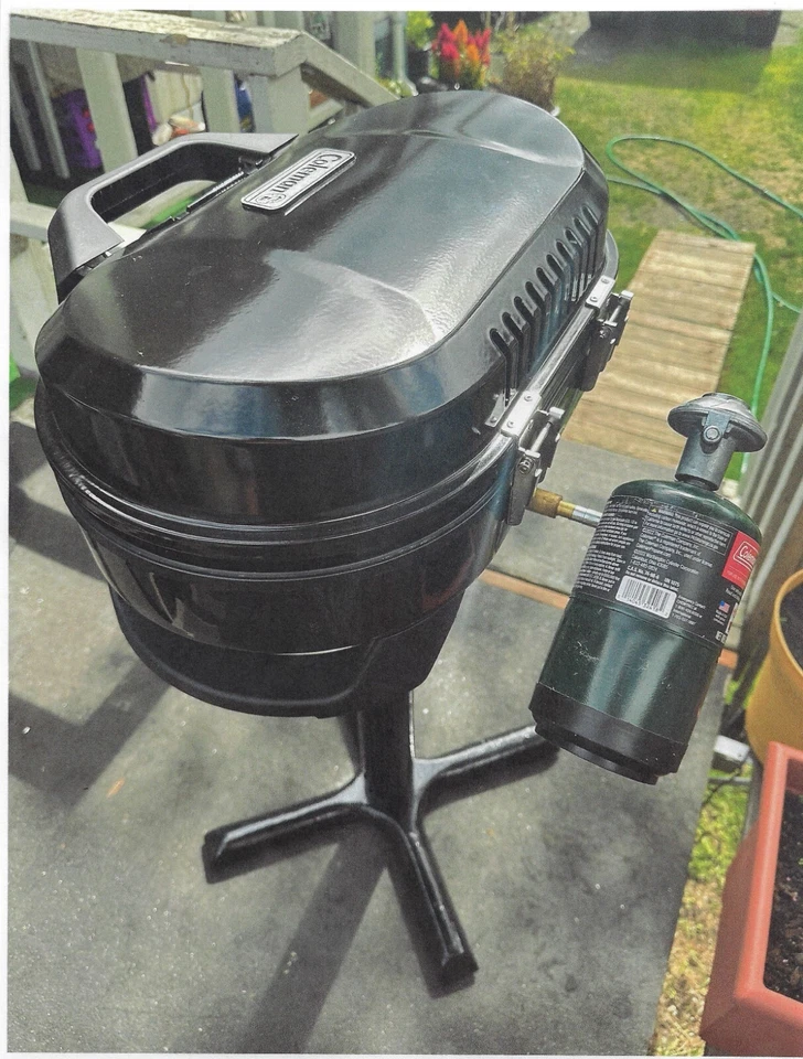 Parrilla de gas para barbacoa exterior Colman Foto 3 de 3