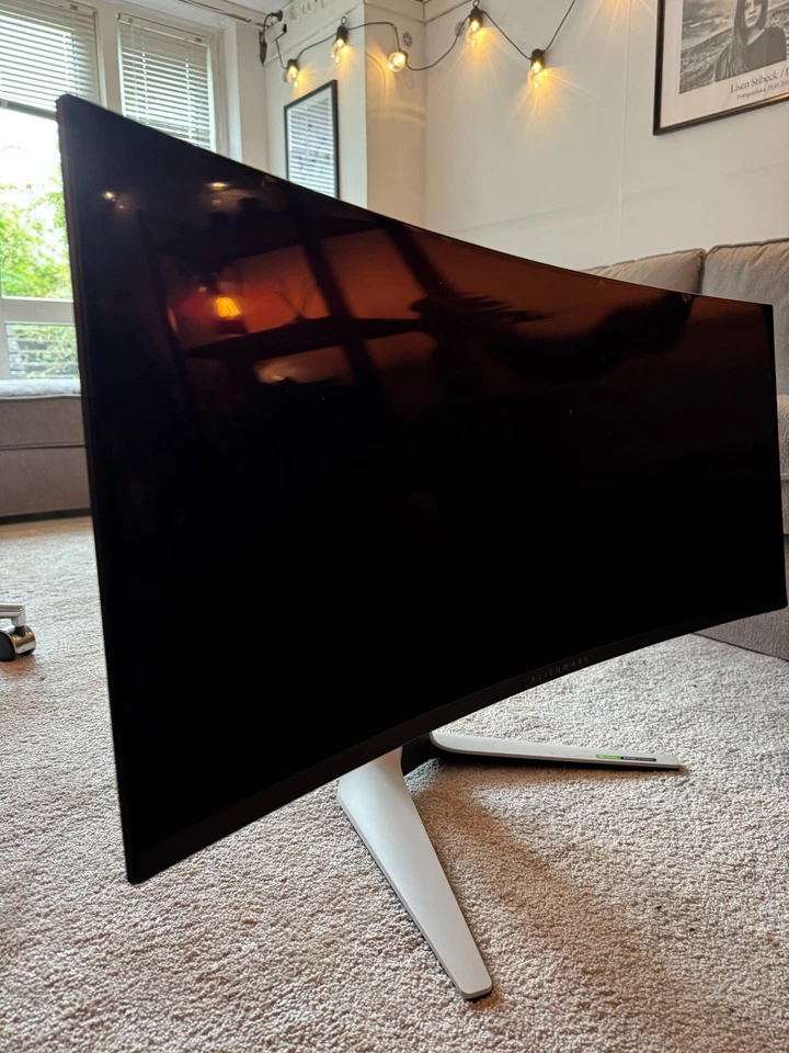 Alienware 34" AW3423DW OLED 175 Hz Curved WQHD - Bild 2 von 4