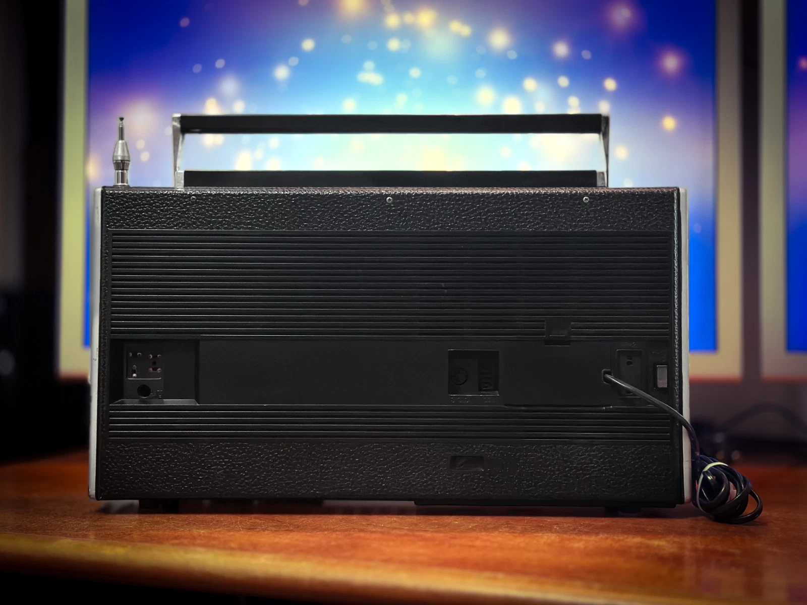 GRUNDIG SATELLIT 2100 🌈RaRe🌈 Vintage Radio World Band Receiver