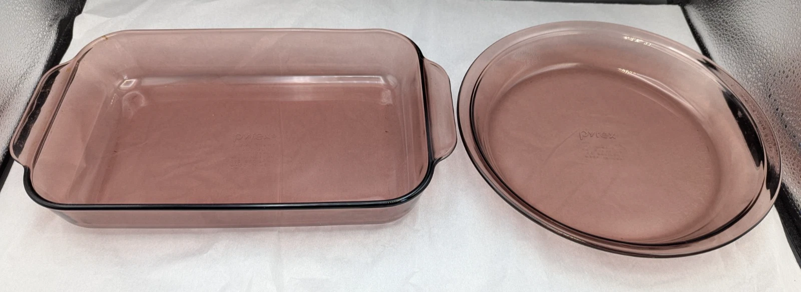 Lot 2 Vintage Pyrex Glass Cranberry Baking 9" Pie Dish & 11" x 7" Casserole