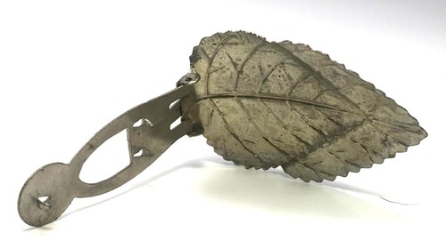 Vintage Silver Tone Leaf and Flower Dress Clip with Green Rhinestone Estate - Picture 4 of 4