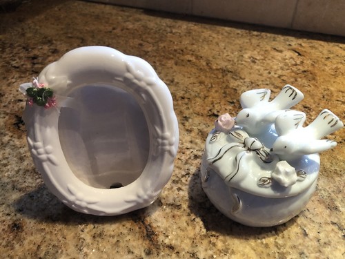 LOVE DOVES TRINKET BOX w/ Gold Accents + FREE FRAME & Elvis Trading Card