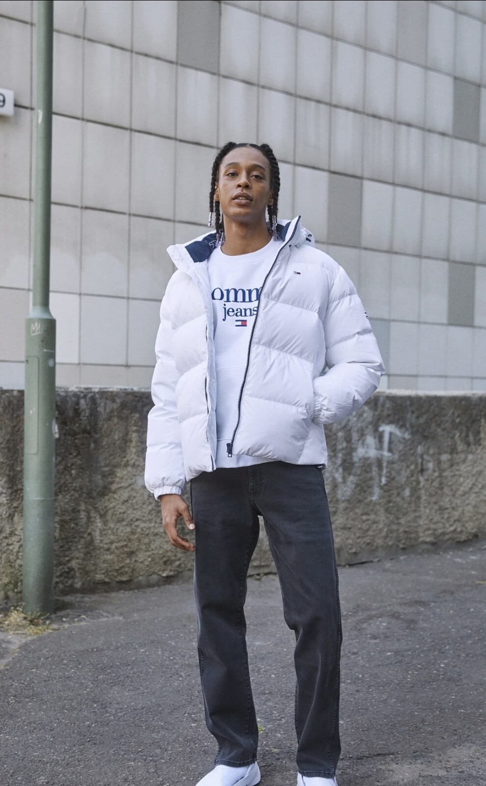 Tommy Jeans Essential Down Jacket Mens Jacket White US XS Fit S image 2