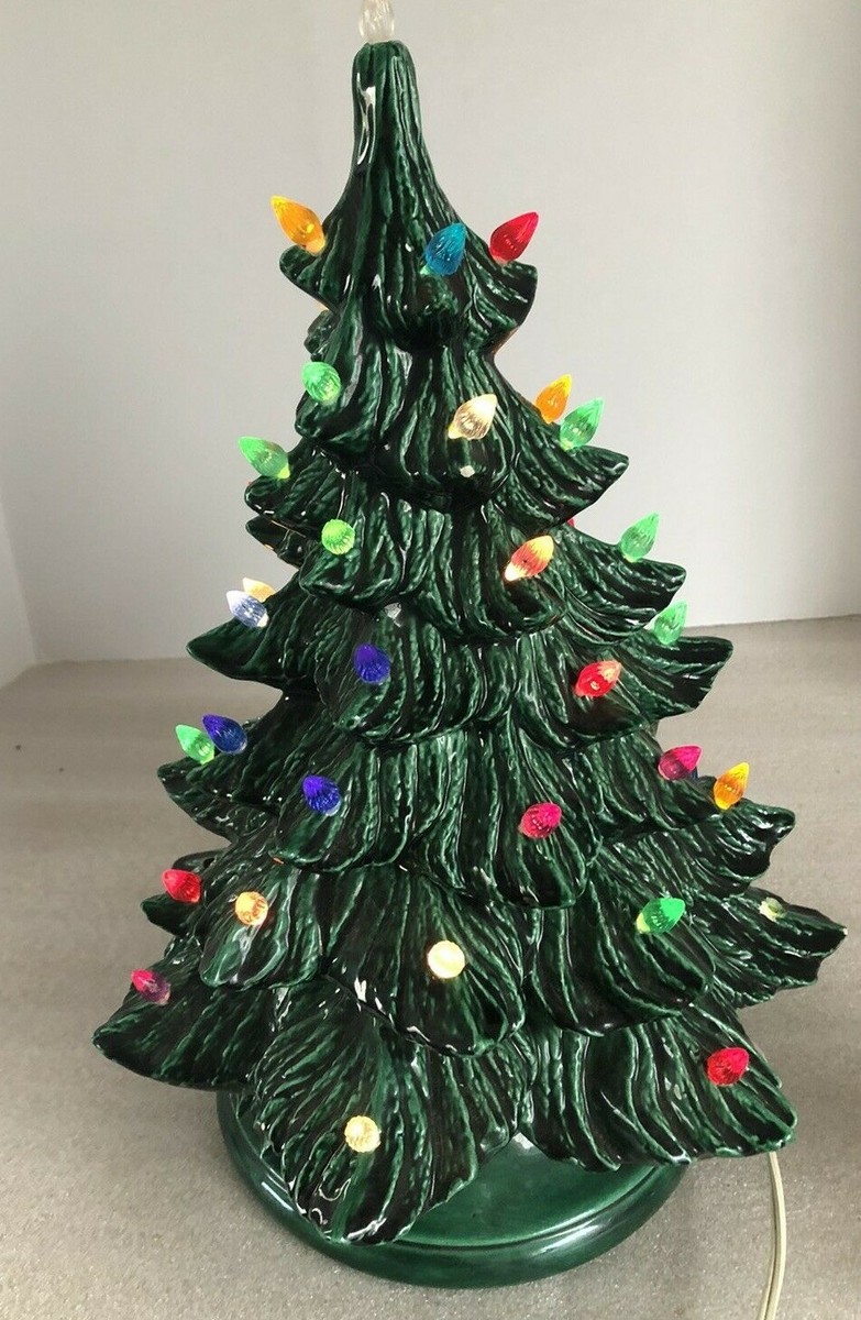 Vintage 1978 Ceramic Christmas Tree Nowell's Mold 18