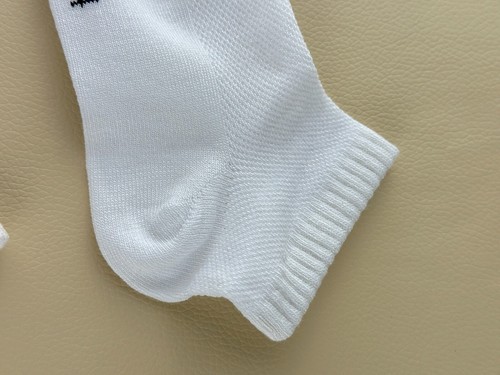 Venta al por mayor, paquete de 6, nuevos calcetines acanalados de corte bajo para niños niñas o niños, 8-11 años, blancos - Imagen 5 de 9