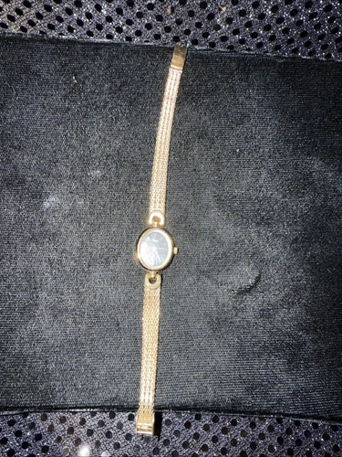 Vintage Gold Tone Ladies Timex Watch Adjustable Mesh Band 4-10