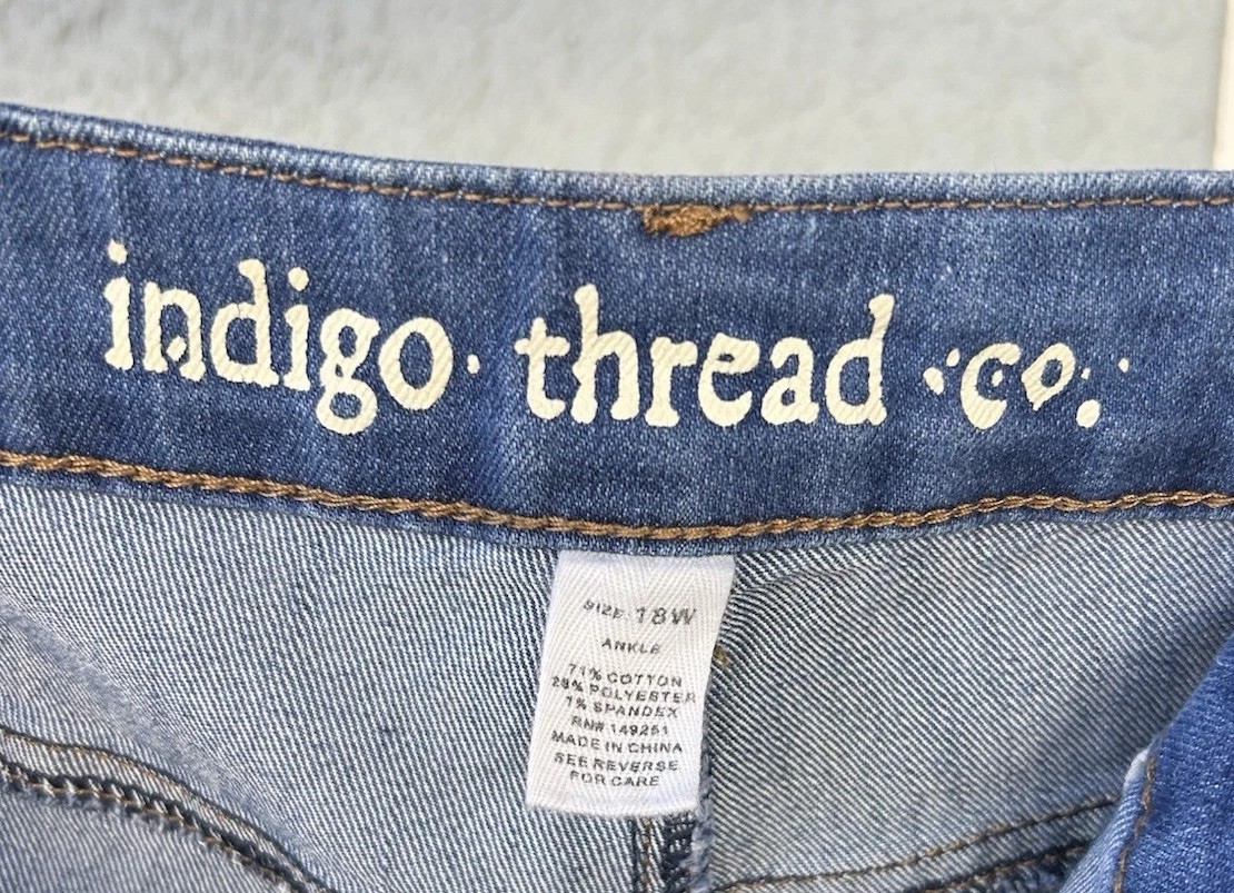 Indigo Thread Patchwork Denim Cropped Jeans Size … - image 3