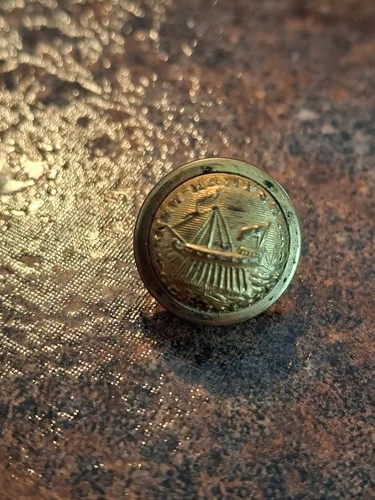 Civil War New Hampshire Cuff Button.  Scovill MFG Waterbury MFG. CO