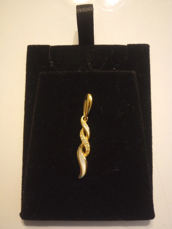 Exquisit Made In USA 14 Kt Gold & Diamond Kabana custom made Necklace & Pendent  - Image 2 of 4