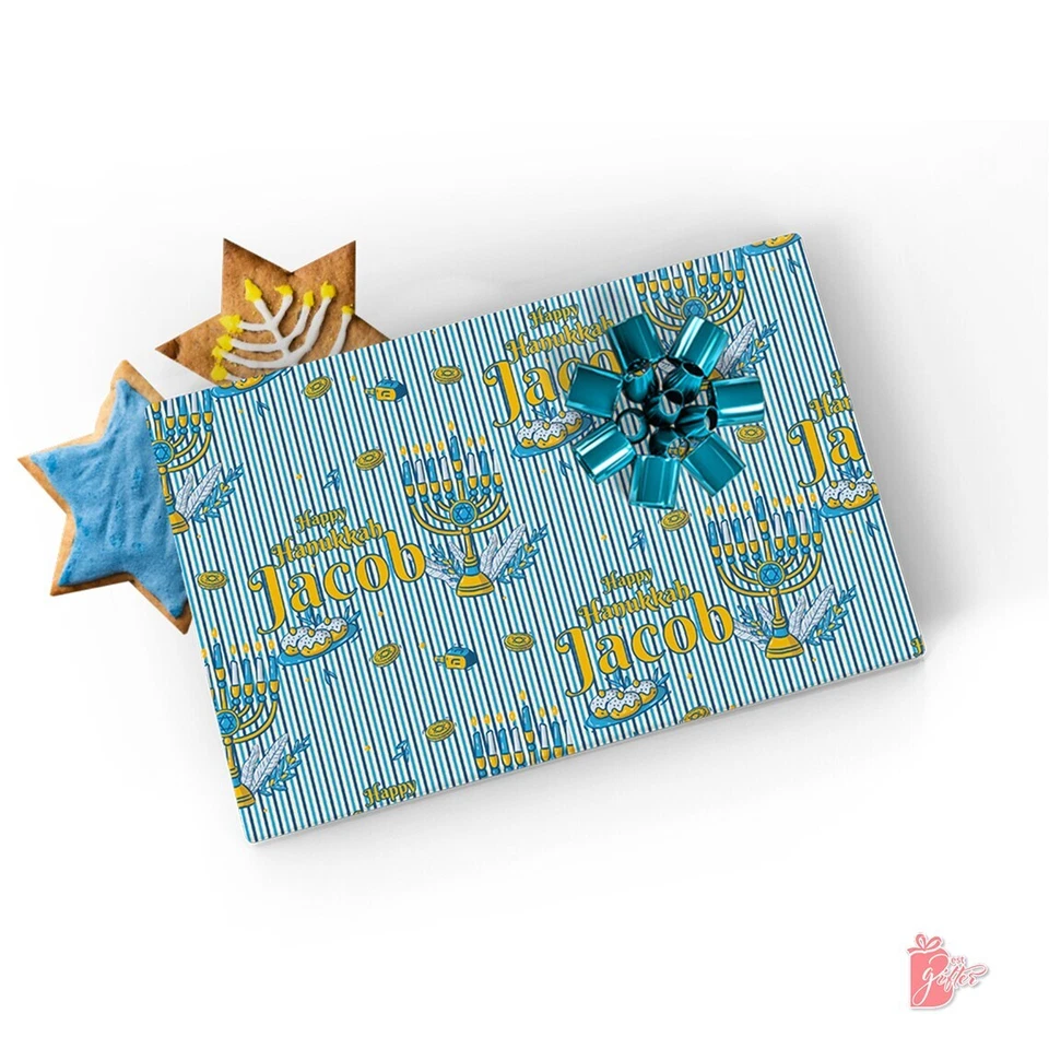 Rollo de papel de regalo a rayas Hanukkah envoltura de regalo personalizada con nombre Foto 2 de 3