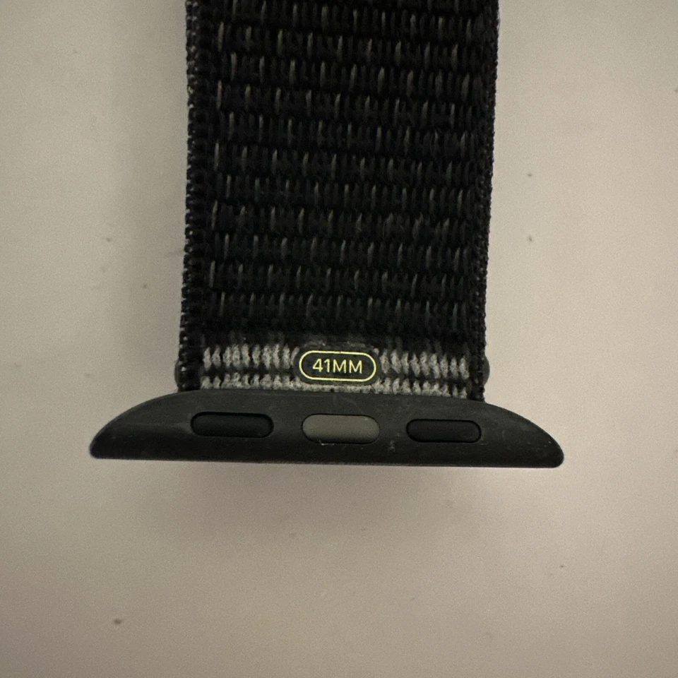 Apple Watch Nike Sport Loop 41 mm (38/40) genuino OEM Swoosh negro usado Foto 4 de 4