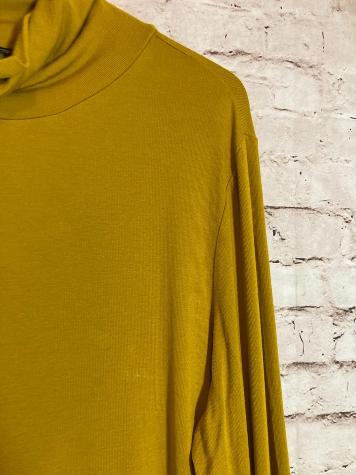 Top Universal Estándar Mujer XL Mostaza Acanalado Cuello Alto Modal Elastizado Artístico Foto 4 de 4