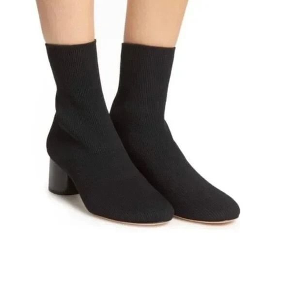 NIB Vince Tasha Round-Toe Mid-Heel Knit Booties Retail $350 Black