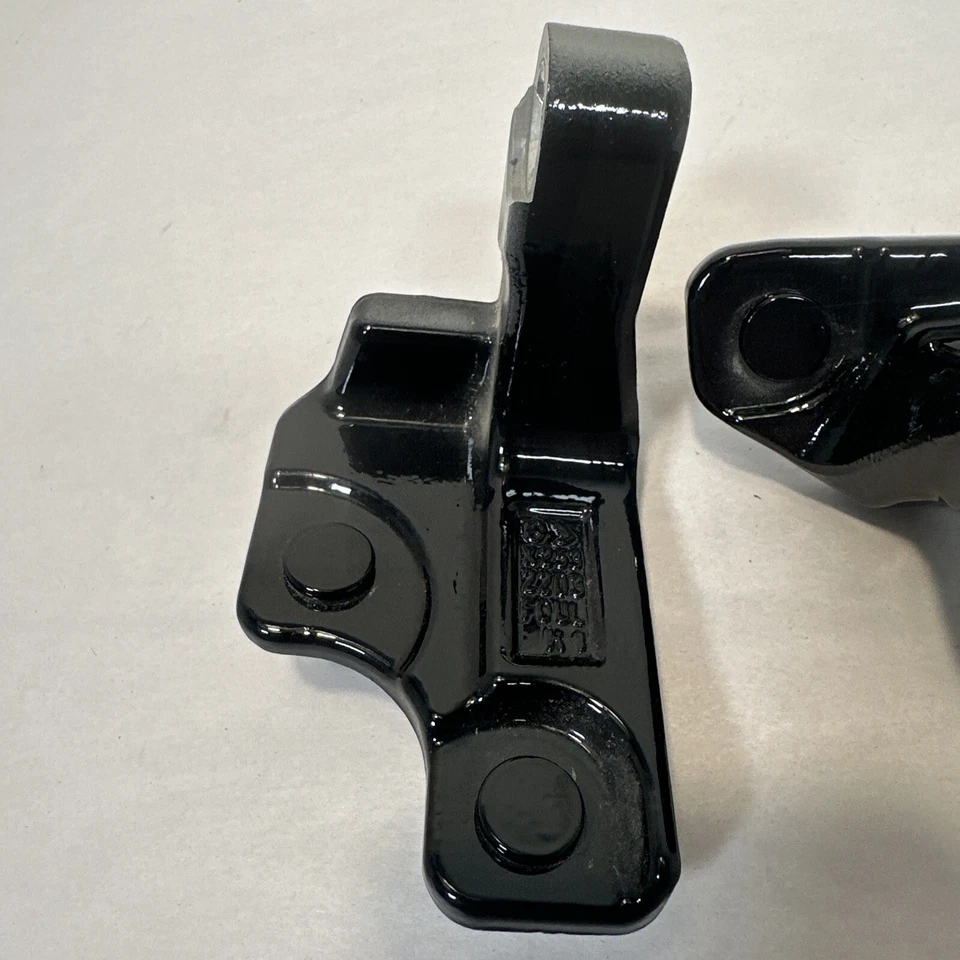 Mercedes-Benz GLC 43 AMG 2023 bisagra puerta trasera izquierda OEM Foto 2 de 4