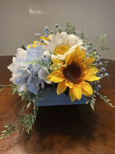 Reusable Blue Metal Truck With Handmade Summer Fall Floral Arrangement 19in Long - Picture 5 of 7