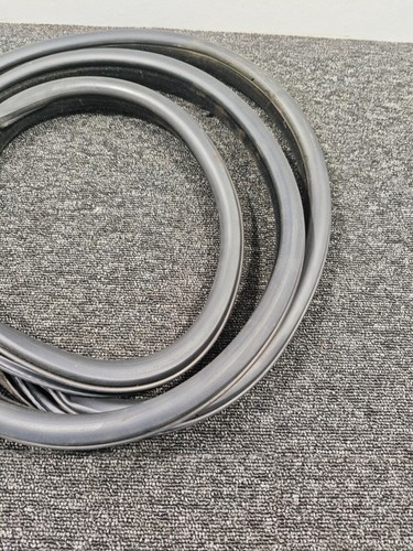 BMW 5 SERIES F10 F11 FRONT DOOR GASKET SEAL RUBBER LEFT OR RIGHT 7182270 - 第 4/12 張圖片
