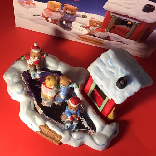 CHRISTMAS BEARS SKATING PARTY TEA LIGHT BY JASCO #107 ORIGINAL BOX HAND PAINTED - Picture 9 of 14