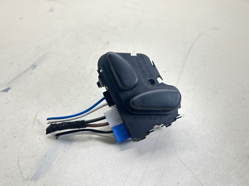 Mercedes-Benz E W211 2004 Schalter el. Sitzverstellung 2108213851 - Bild 1 von 3