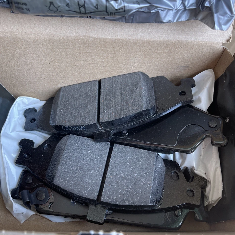 Керамическая тормозная колодка Akebono ProAct Premium Fit 1997-2003 Chevy Malibu ACT727 передняя - Изображение 3 из 3