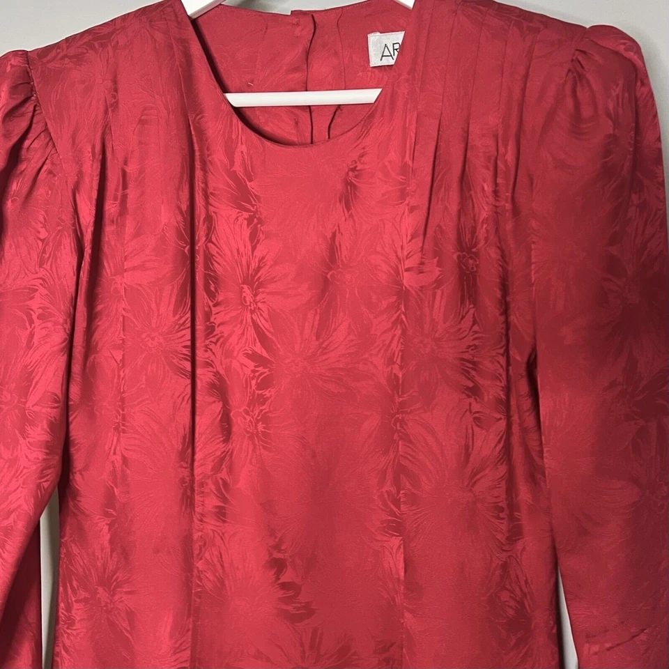 Vestido De Colección Argenti Seda Jacquard Maxi Rojo Pliegues Cintura Caída Navidad Dinastía 12 Foto 2 de 4