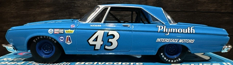 Richard Petty #43 1964 Plymouth Belvedere 1/24 campeones de carreras NASCAR raro Foto 2 de 4
