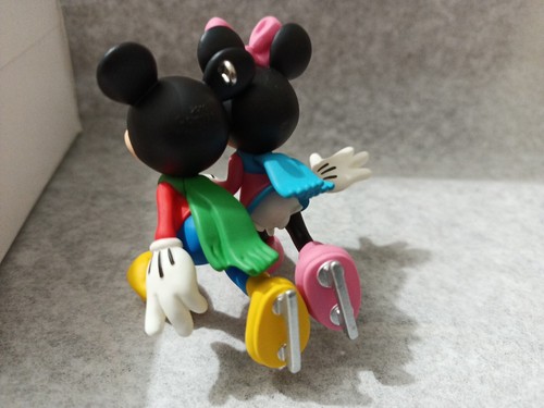 Hallmark Keepsake Ornament Disney Skating Side By Side Mickey & Minnie Mouse New - Picture 4 of 5