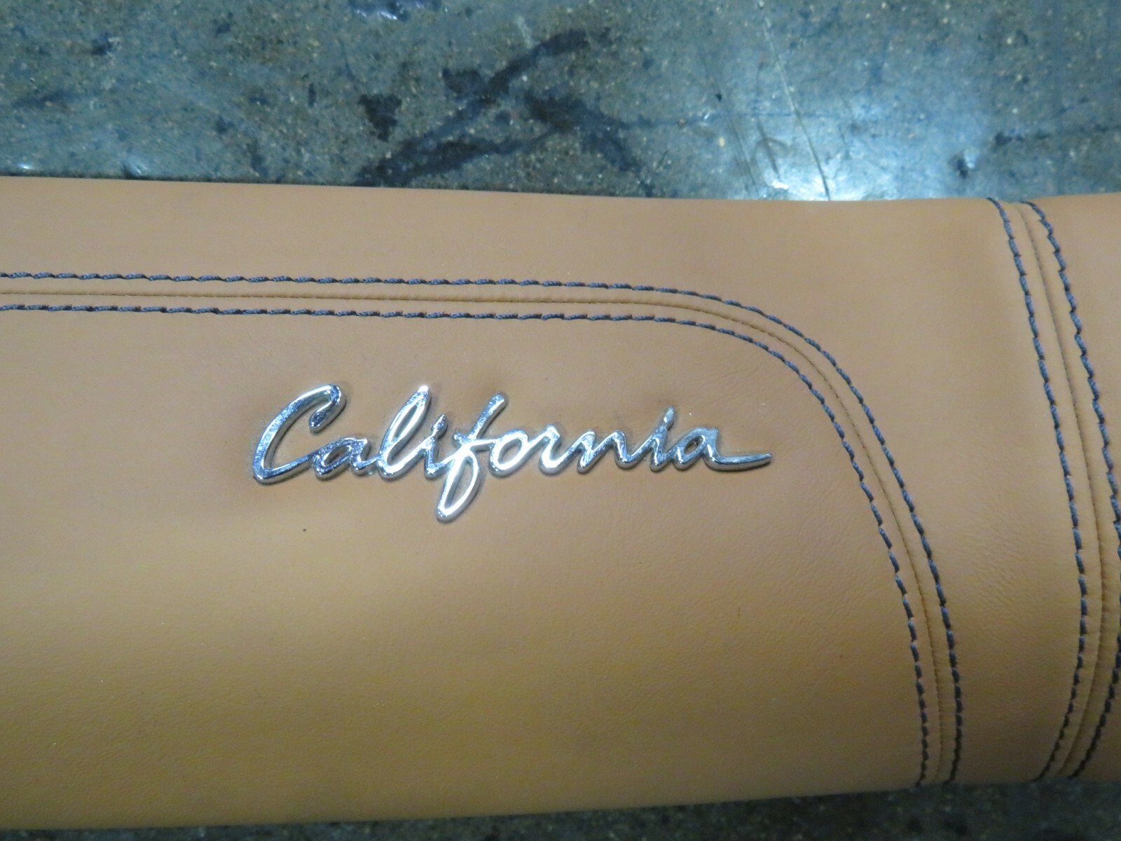 Ferrari California, Center Middle Dash Trim Panel, Tan, P/N 864530