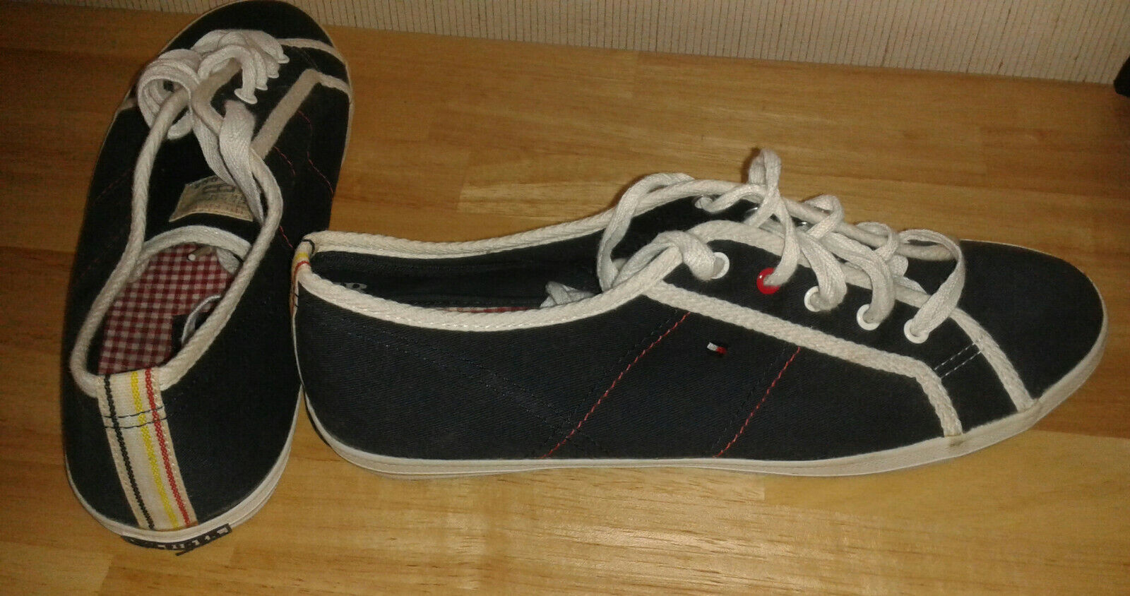 Bild 2 von 12