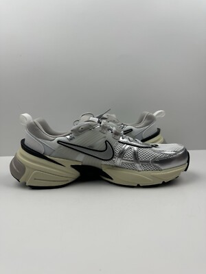靴 Nike V2K Run Shoes HJ4497-100 Nike V2K Run Shoes 'Pure Platinum' (HJ4497-100