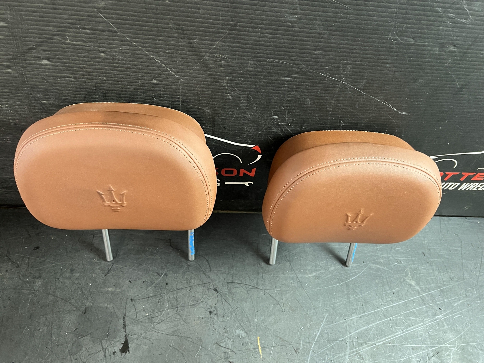 14-17 MASERATI GHIBLI FRONT SEAT DRIVER & PASSENGER HEADRESTS TAN LEATHER