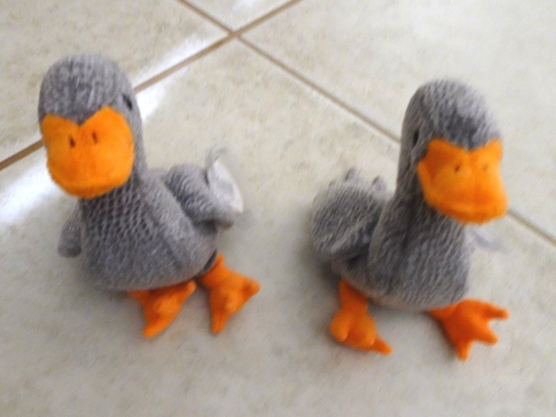 2 Ty Beanie Babies Goose Honks 1999